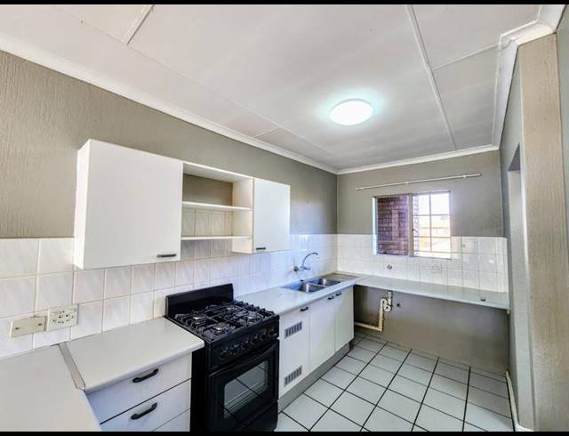 2 BEDROOM APARTMENT FOR SALE IN MOREGLOED